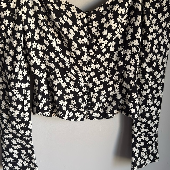 REFORMATION  Rosaly Top in Tootsie 4 - Picture 3 of 9